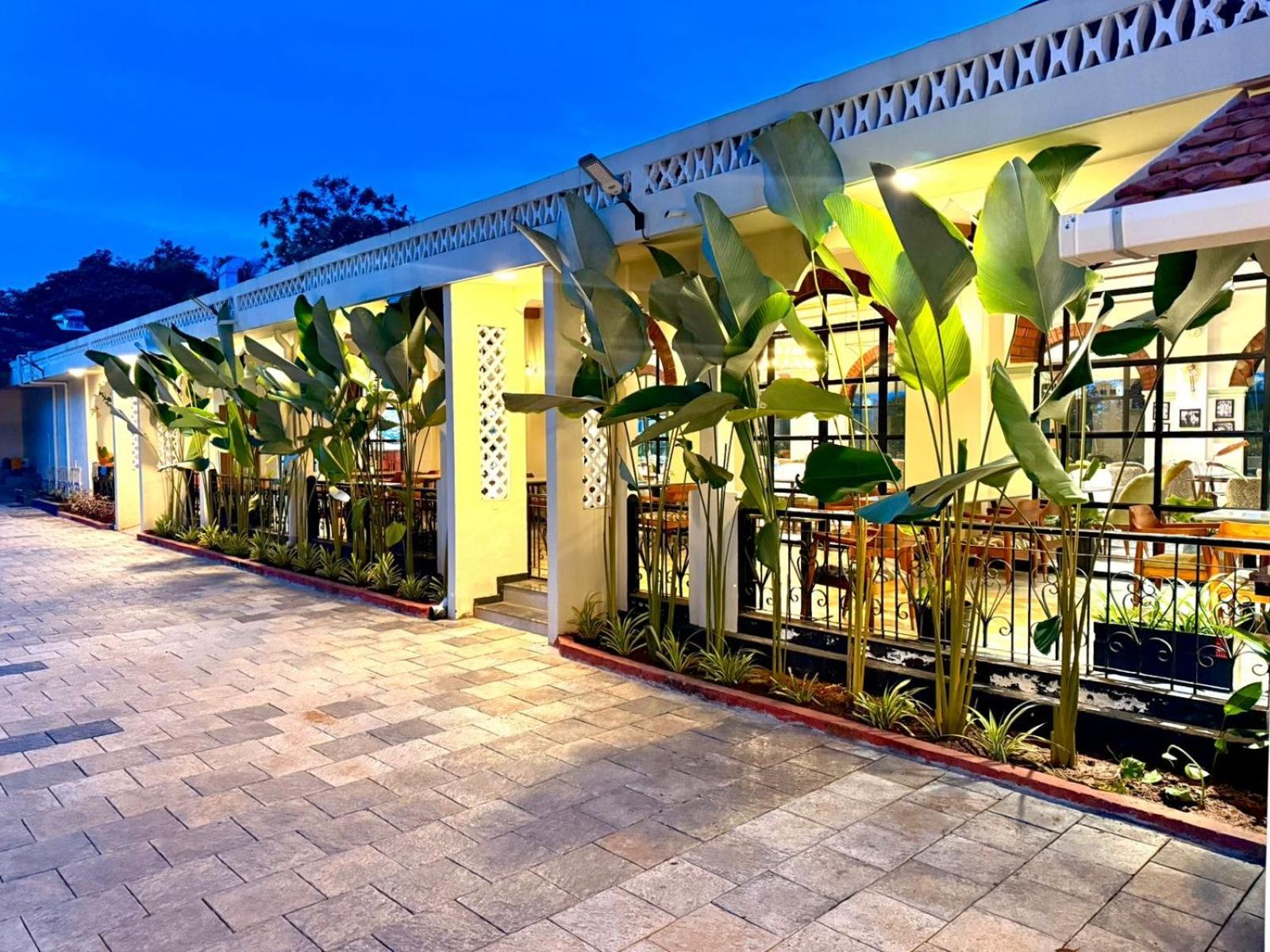 Jaladarshini Lakeside Gardens Bed & Breakfast Kollam Exterior foto